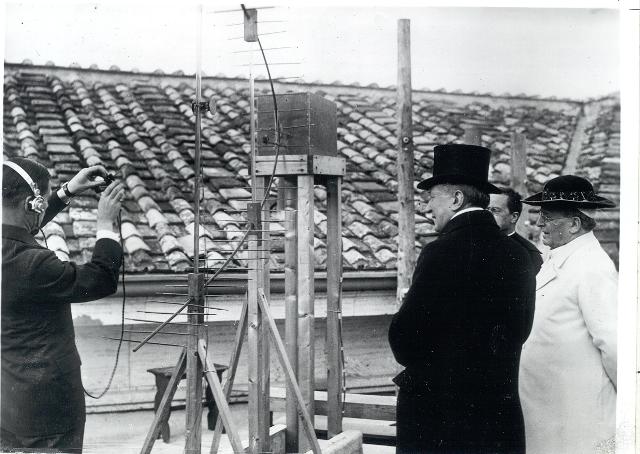 File:Marconi with Pope 0148.jpg
