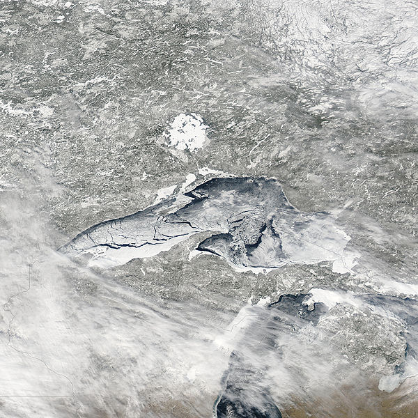 File:Ice Surface Ice Resting on the Surface of Lake Superior.jpg