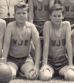 篮球密友鲍勃·丹顿和罗伯特·谢里尔1943.jpg