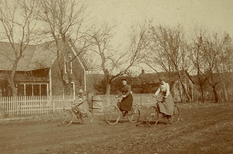 File:Women on bicycles, late 19th Century USA.jpg