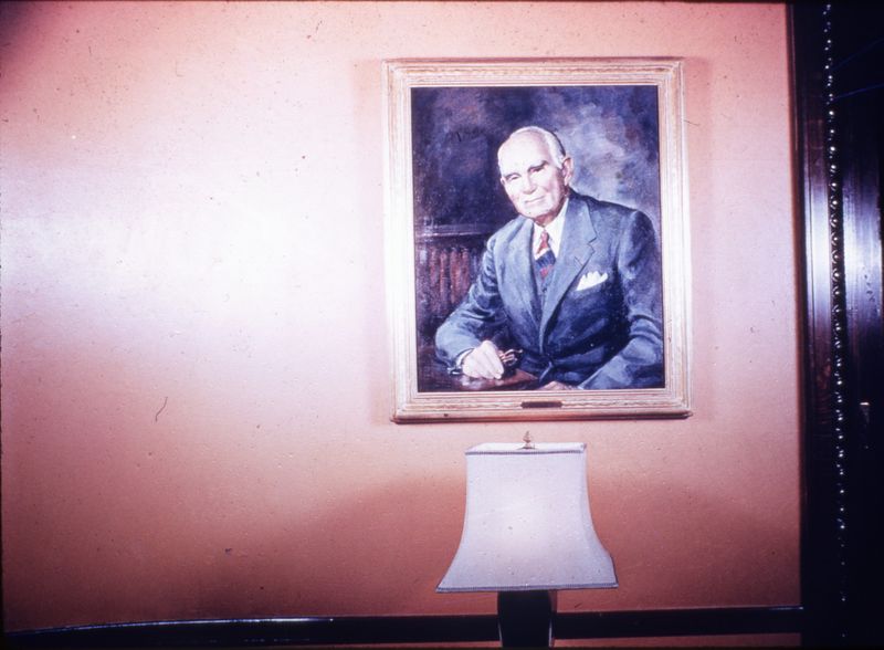 File:5423 - Portrait of Dr. Lee de Forest in Lobby.jpg