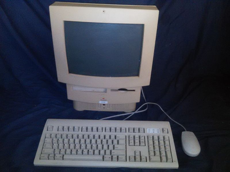 File:Macintosh Performa 588CD front.jpg
