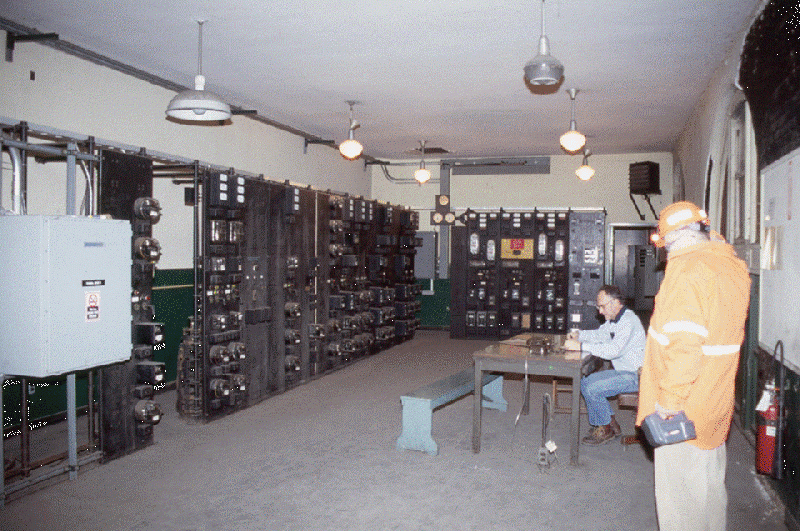 File:08-113 Terminal House B Control Room cropped.GIF