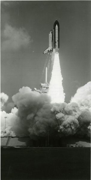 File:Space Shuttle launch 0180.jpg