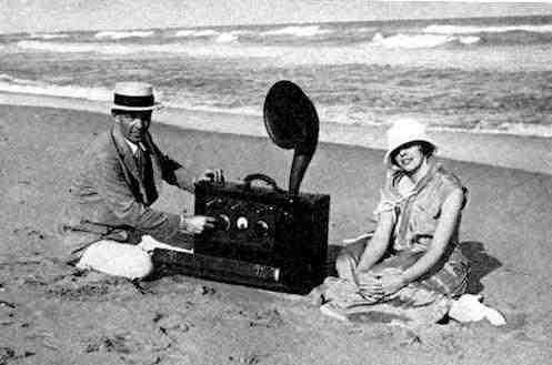 File:Edwin Armstrong wife and portable superhet radio.jpg