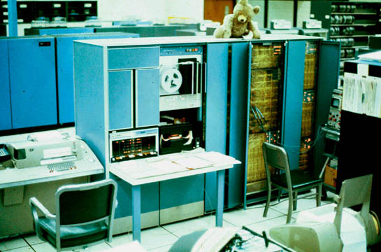 File:Multiplexing Equipment DataConcentrator-PDP8-UMich-Dave Mills.jpg