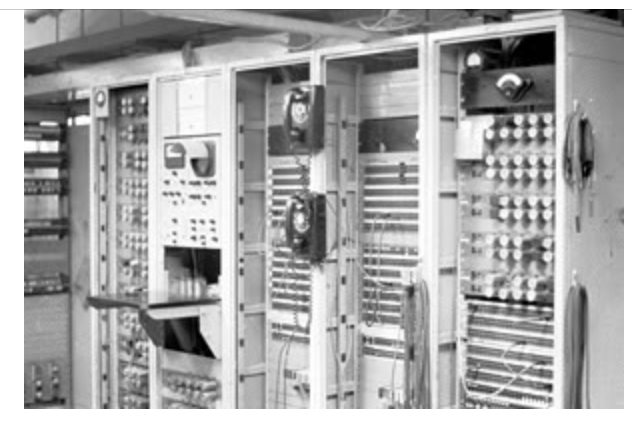 File:OLD AIR FORCE COMMUNICATIONS PATCH PANEL 1969.jpg