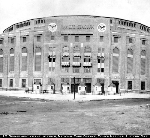 File:Yankee Stadium,1920s.jpg