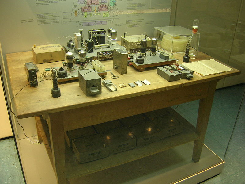 File:Nuclear Physics Nuclear Fission Experimental Apparatus 1938 - Deutsches Museum - Munich.jpg