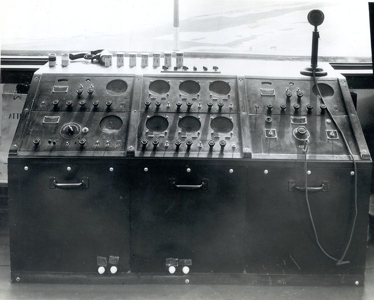 File:1531 RCA RE-141 in Airport for Air Traffic Co.jpg