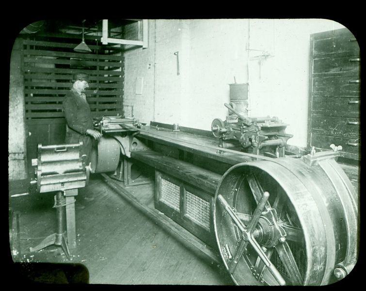 File:518 - Belting Machine - Could be Plimpton Press (Barth-Gulowsen Belt Bench).jpg