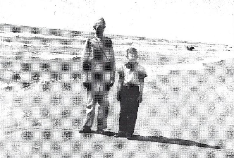 File:JVB and his dad on Grand Isle.jpg