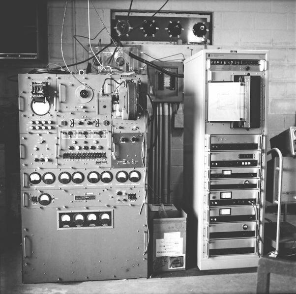 File:CRG NBS C-4 Sounder left-BR VIS-1 Chirp Vert. sounder right-Ft. Walton Beach, FL Jan 1971.jpg