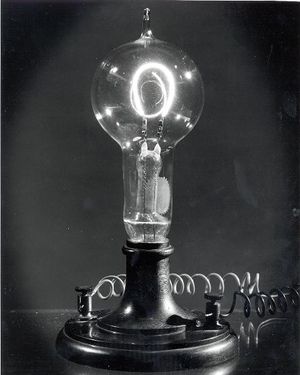 edison first light bulb