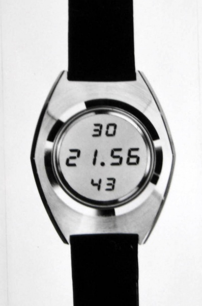 File:TN LCD Wristwatch EESA Switzerland 1973.jpg