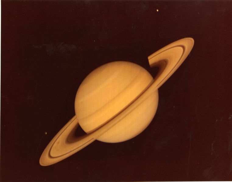 File:2908 - Voyager 2 photo of Saturn.jpg