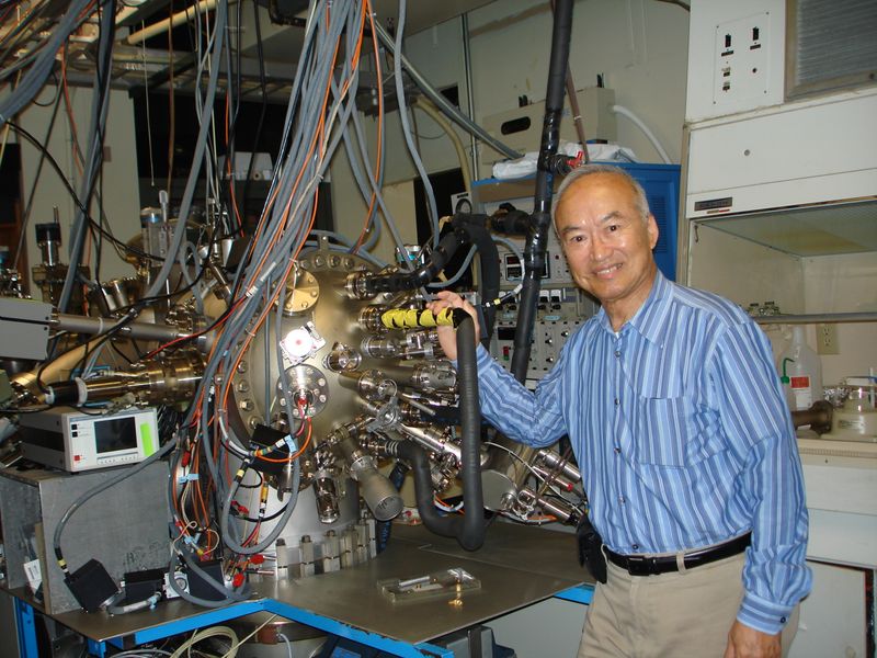 File:A.Y.Cho and his MBE machine 2009.JPG
