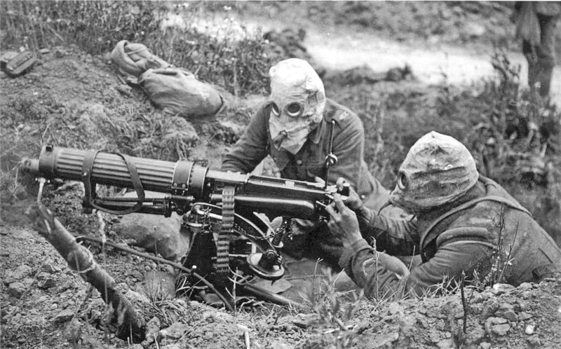 File:Vickers machine gun crew with gas masks.jpg
