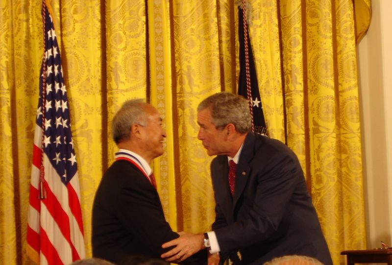 File:National Medal of Technology by President Bush 2005.JPG