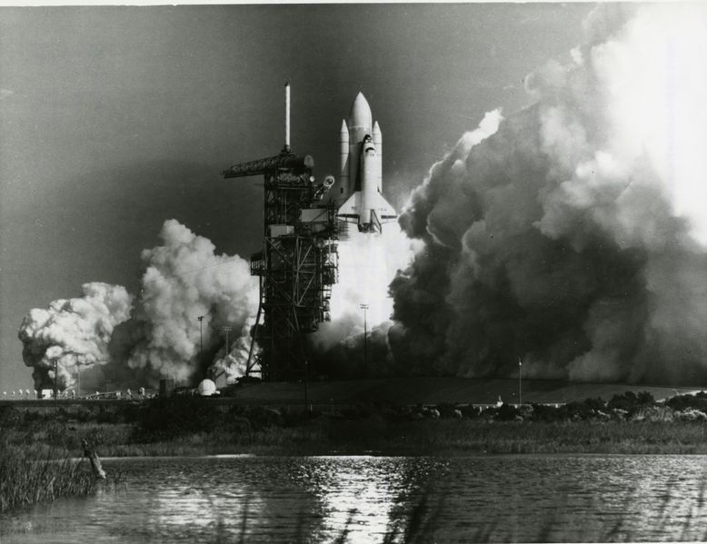 File:2732 - Space Shuttle Columbia launching.jpg