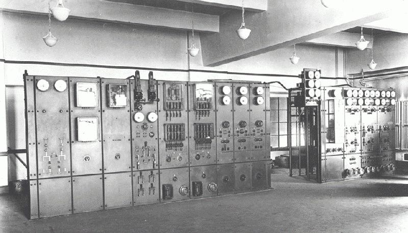File:09-141 switchboard panels cropped.GIF