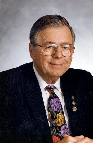 Earl E. Bakken 2510.jpg